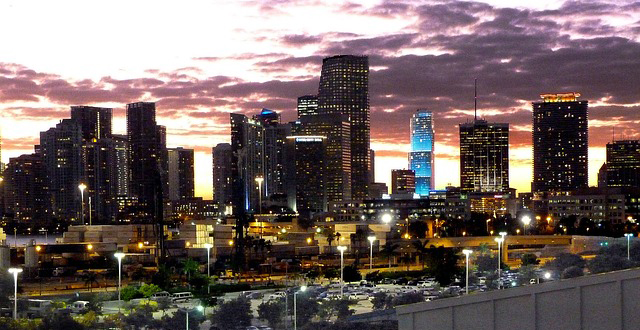 miami-night-image-skyline-architecture-miami-beach